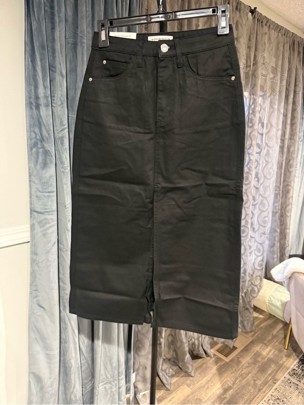 WeWoreWhat Black High-Rise Pencil Skirt with Front Seam